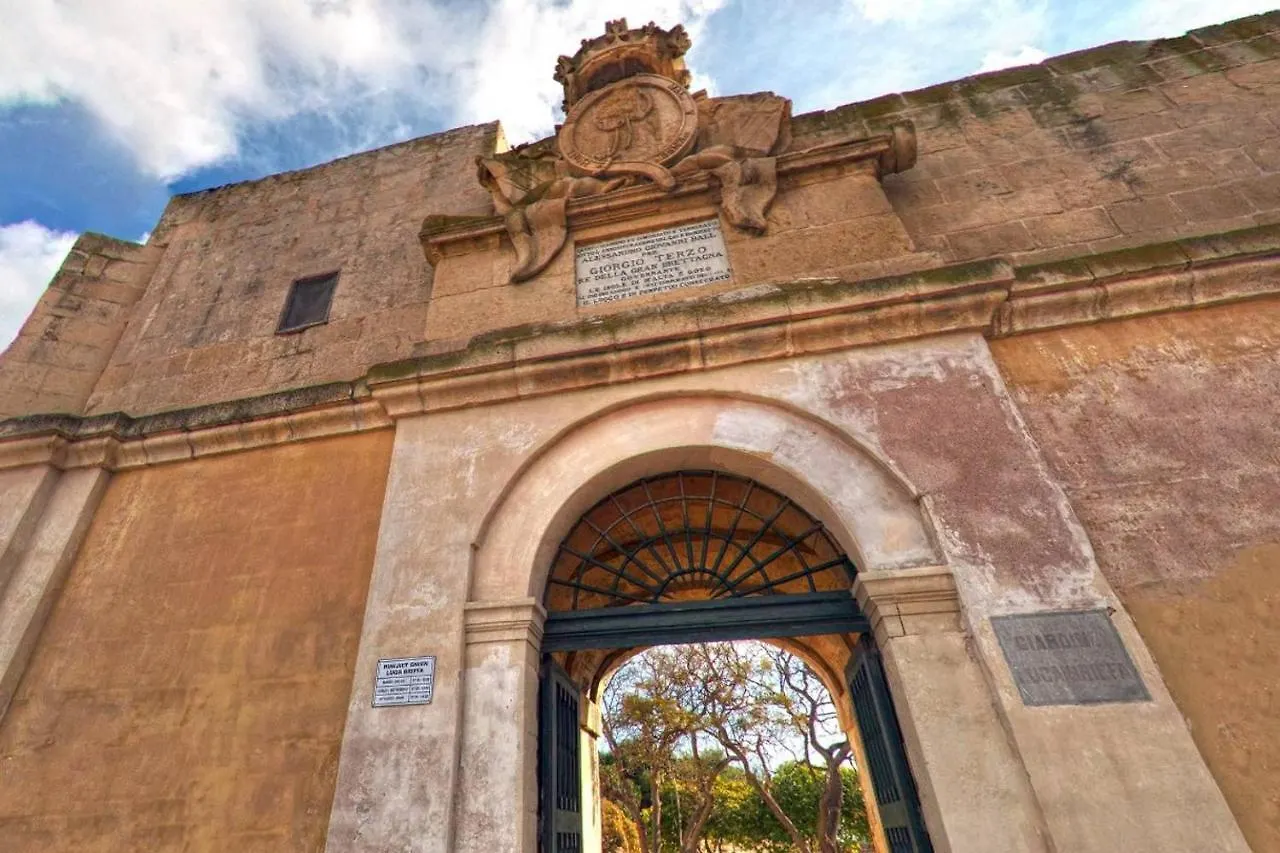 Traditional Maltese Townhouse Zejtun 0*,